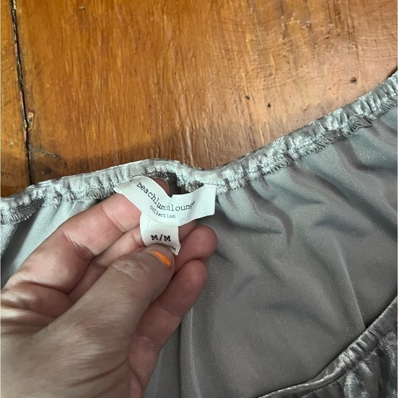 BLL crush velvet bell sleeve off shoulder ruffle hem top EUC medium - Picture 2 of 7